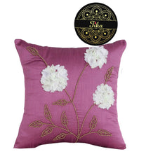 Load image into Gallery viewer, Lip Gloss Pink with White Flowers